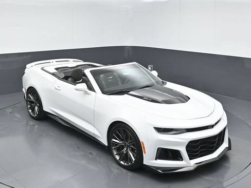Used 2022 Chevrolet Camaro ZL1 RWD image 37