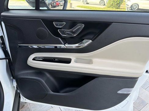 New 2026 Lincoln Corsair Premiere FWD image 16