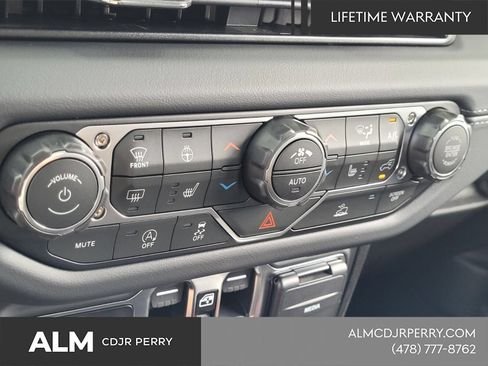 New 2025 Jeep Gladiator Rubicon w/ Convenience Group AWD/4WD image 22