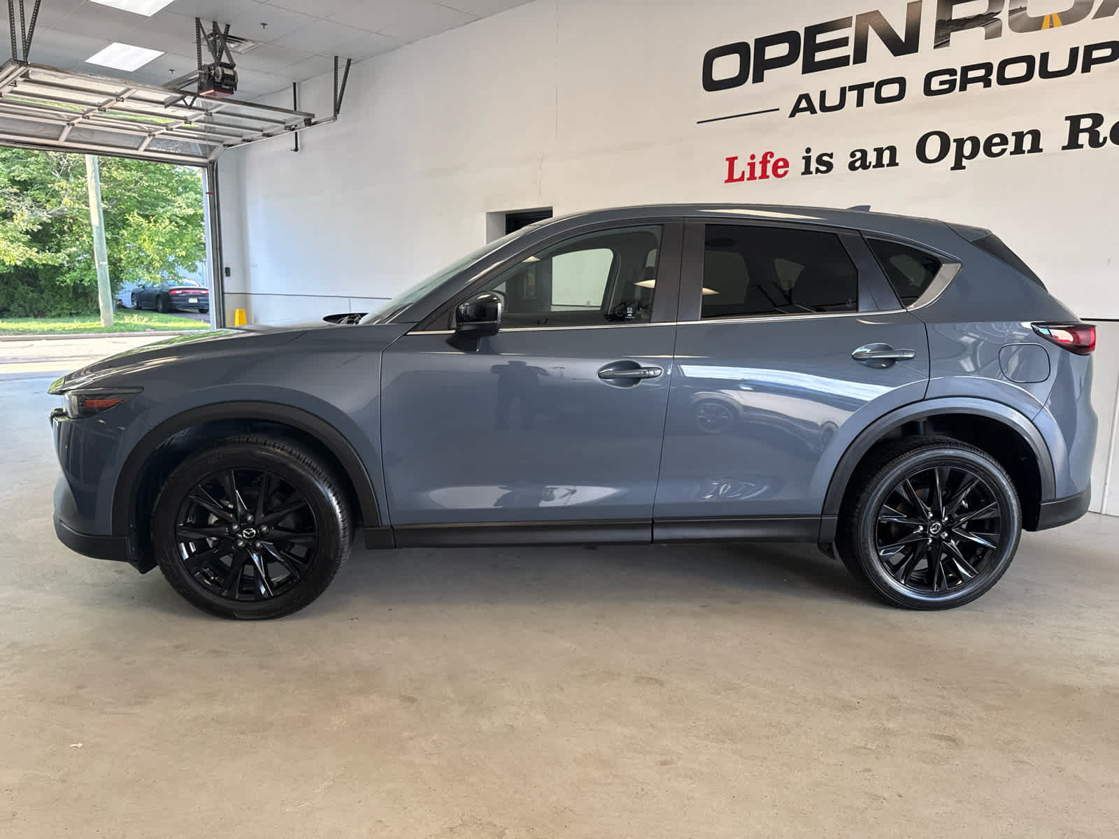 Certified 2024 MAZDA CX-5 Carbon Edition AWD/4WD image 4