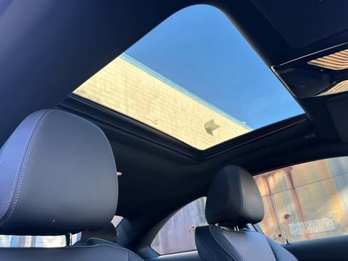 Used 2025 BMW 230i Coupe w/ Convenience Package image 17