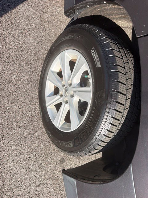 Used 2013 Toyota Highlander FWD w/ Cold Weather Pkg image 28