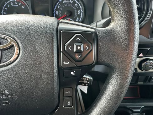 Used 2022 Toyota Tacoma SR AWD/4WD image 15