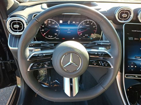 Certified 2025 Mercedes-Benz GLC 300 4MATIC image 19