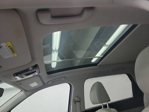 Used 2024 Kia Sorento S w/ Panoramic Sunroof Package FWD image 22