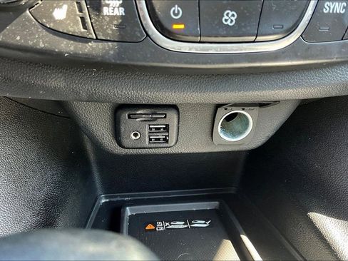 Used 2023 Chevrolet Traverse RS AWD/4WD image 16