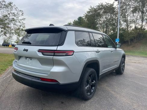 New 2025 Jeep Grand Cherokee L Altitude AWD/4WD image 3