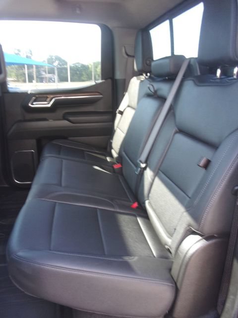 Used 2026 Chevrolet Silverado 1500 LT Trail Boss w/ LT Trail Boss Premium Package AWD/4WD image 30