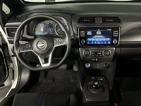 Used 2024 Nissan Leaf S image 12