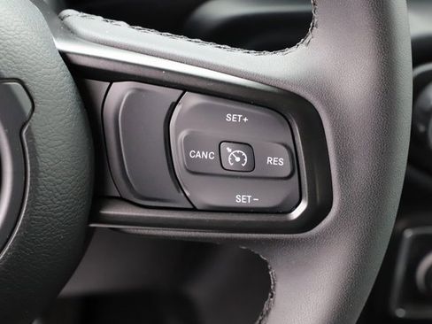 Used 2023 Jeep Gladiator Sport image 22