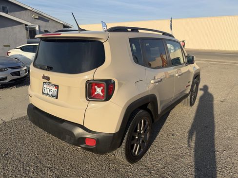 Used 2016 Jeep Renegade 75th Anniversary image 6