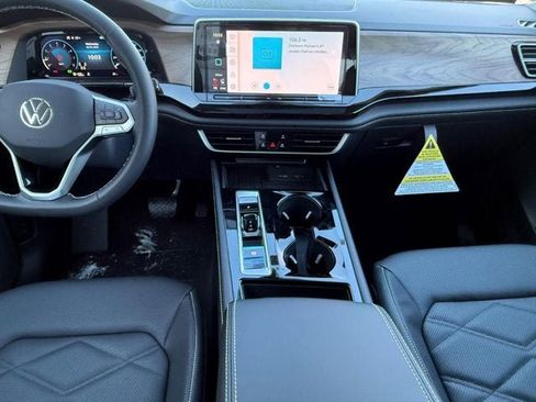 New 2026 Volkswagen Atlas SE image 7