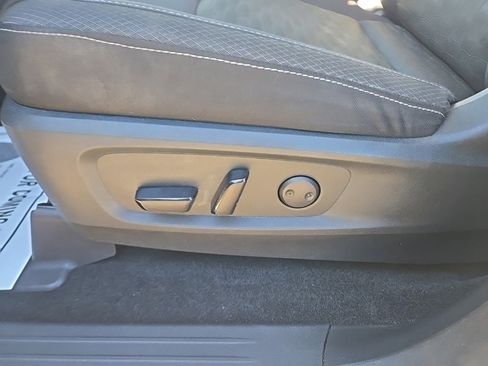 Used 2022 Nissan Pathfinder SV w/ SV Black Package image 10