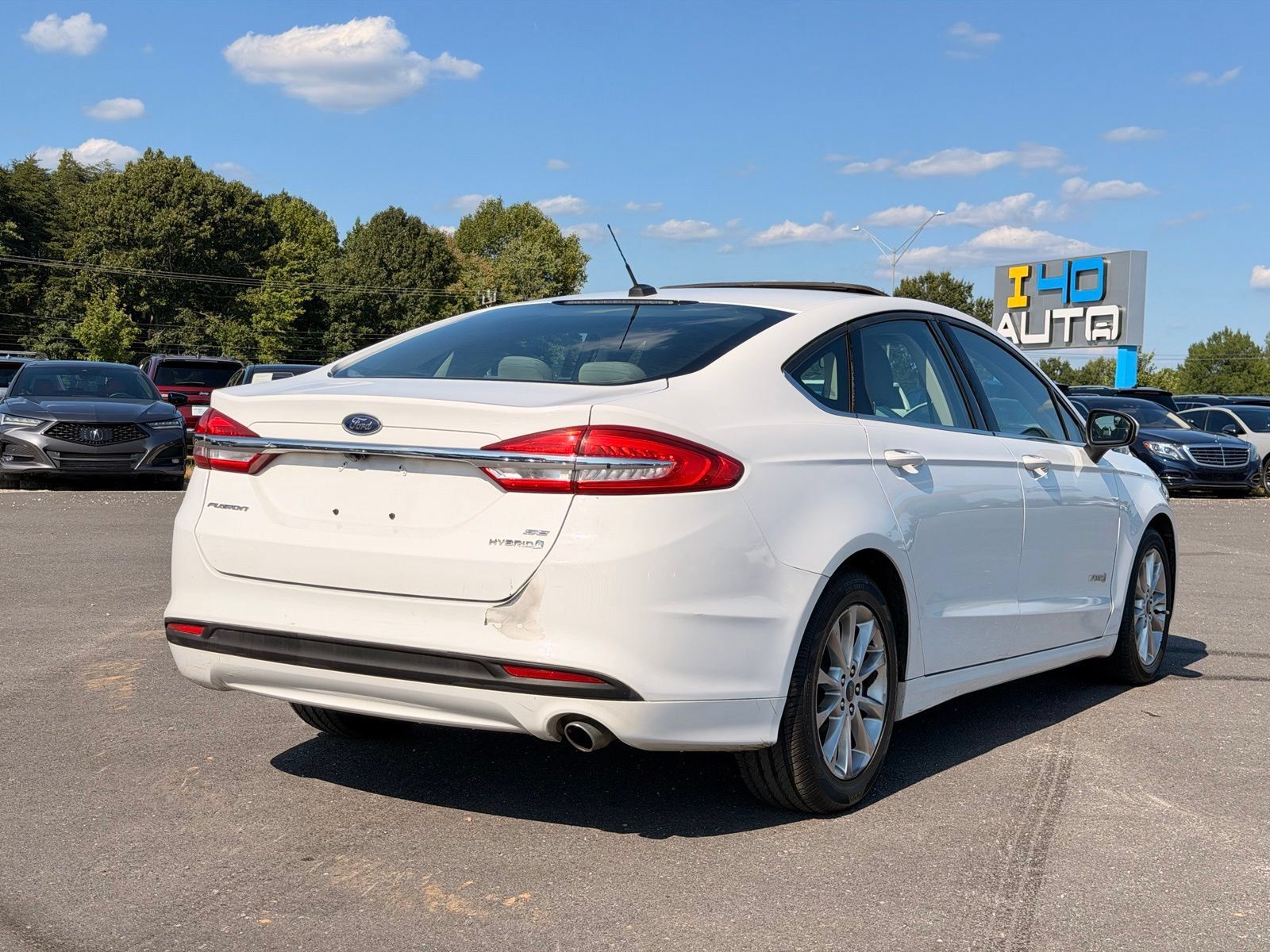 Used 2017 Ford Fusion SE FWD image 8