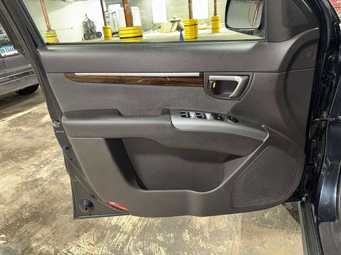 Used 2012 Hyundai Santa Fe SE image 28