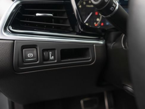 Used 2024 Cadillac XT6 Sport image 21