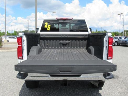 Used 2025 Chevrolet Silverado 2500 LTZ w/ LTZ Convenience Package image 6