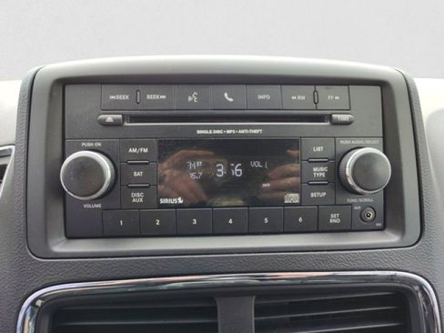 Used 2016 Dodge Grand Caravan SE image 13