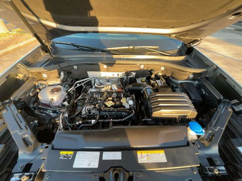 Used 2024 Volkswagen Atlas SE image 33