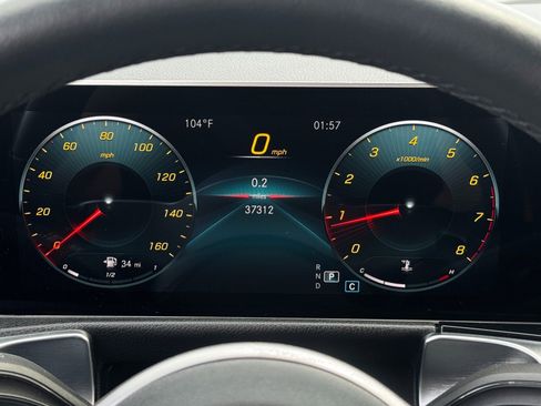 Used 2021 Mercedes-Benz GLB 250 4MATIC w/ Premium Package image 19