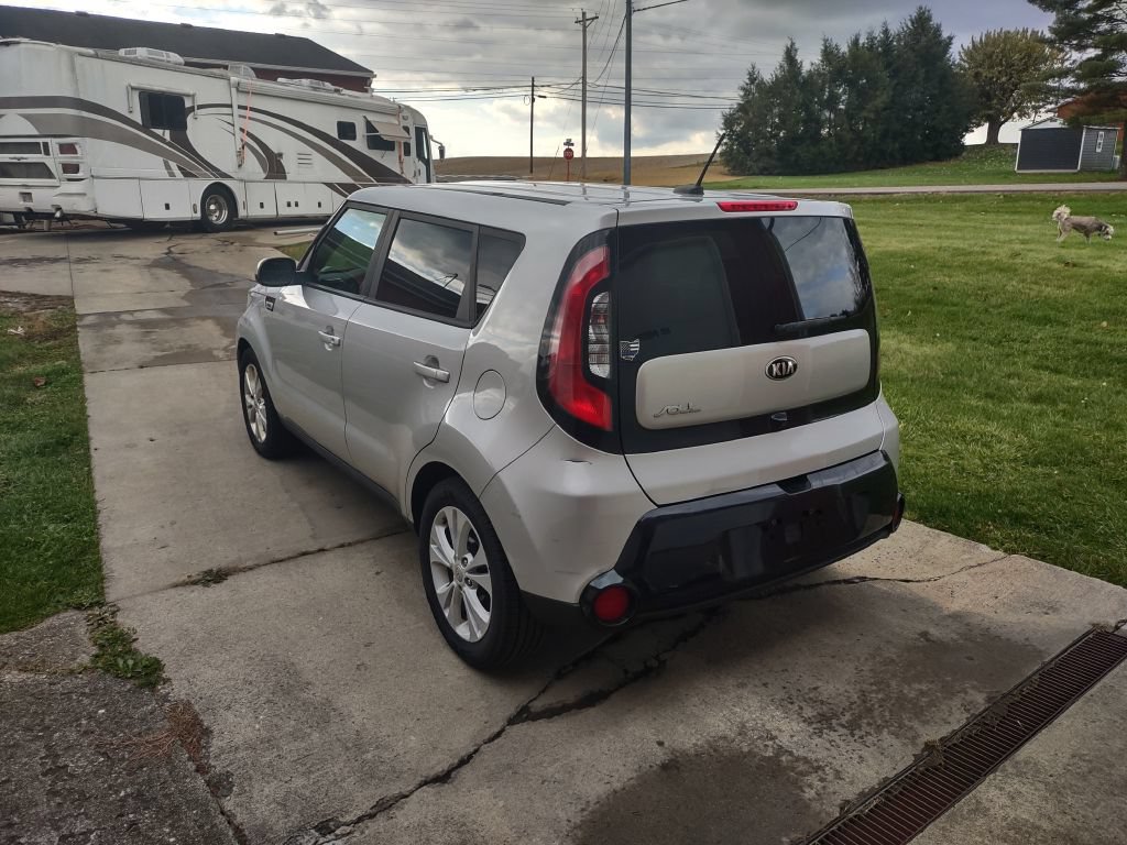 Used 2016 Kia Soul + FWD image 2