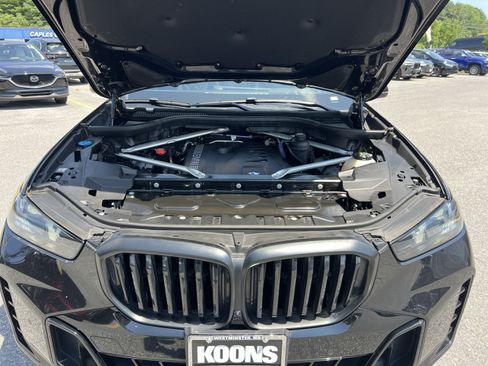 Used 2024 BMW X5 xDrive40i w/ M Sport Package AWD/4WD image 28