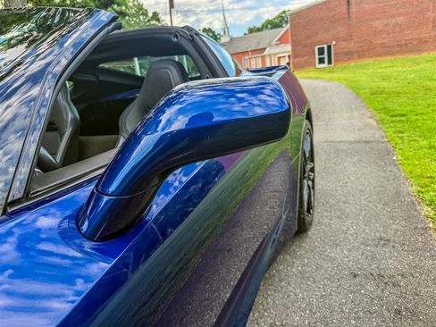 Used 2017 Chevrolet Corvette Stingray Coupe w/ Carbon Flash Badge Package RWD image 21