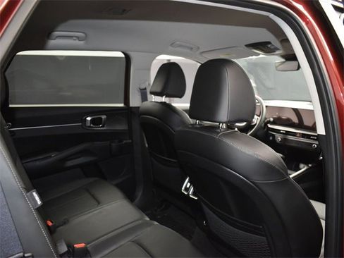 Certified 2025 Kia Sorento S image 11