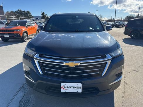 Used 2023 Chevrolet Traverse LT image 9