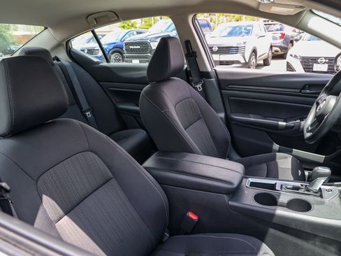 Used 2024 Nissan Altima 2.5 S FWD image 19