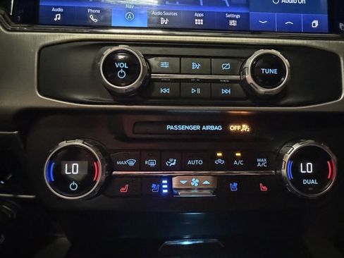 Used 2022 Ford F250 Platinum image 19