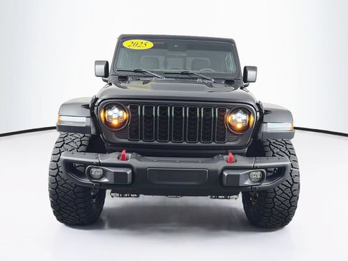 Used 2025 Jeep Gladiator Rubicon w/ Safety Group AWD/4WD image 2