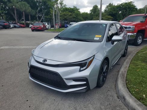 Used 2024 Toyota Corolla SE FWD image 3