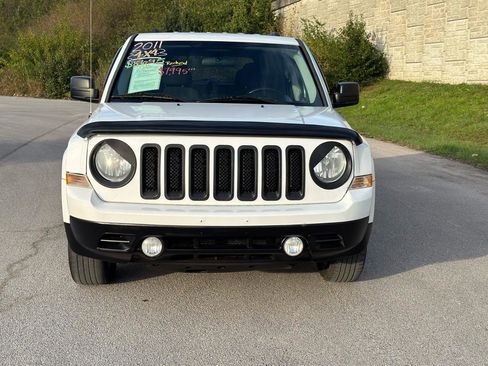 Used 2011 Jeep Patriot Latitude AWD/4WD image 9