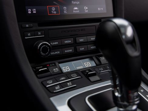 Certified 2017 Porsche 911 Carrera 4S image 37