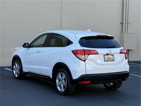 Used 2016 Honda HR-V EX image 5