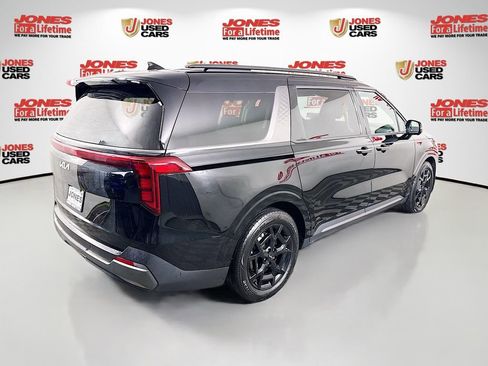 Used 2025 Kia Carnival SX FWD image 17