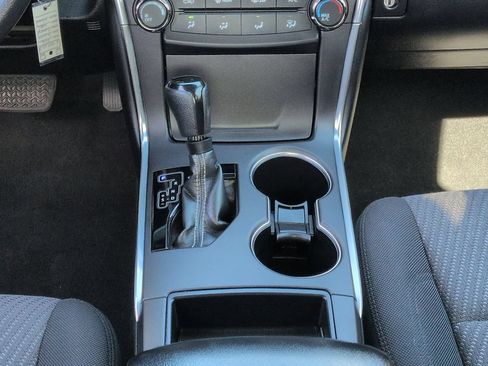 Used 2016 Toyota Camry LE FWD image 17