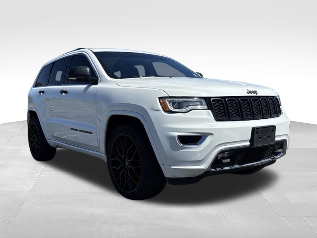 Used 2018 Jeep Grand Cherokee Overland AWD/4WD image 3
