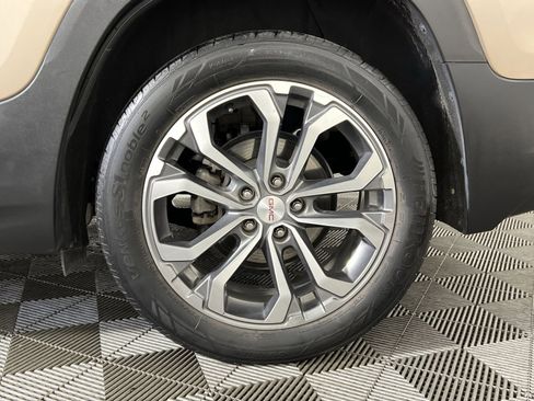 Used 2018 GMC Terrain SLT w/ Preferred Package image 12