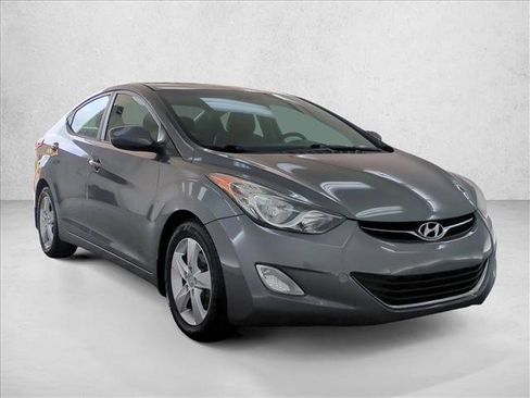Used 2013 Hyundai Elantra GLS w/ Preferred Pkg FWD image 3