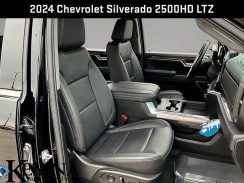 Used 2024 Chevrolet Silverado 2500 LTZ w/ LTZ Premium Package image 35