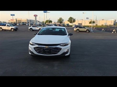 Used 2022 Chevrolet Malibu LS image 3
