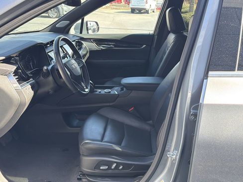 Certified 2025 Cadillac XT6 Premium Luxury image 9