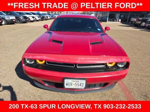 Used 2015 Dodge Challenger SXT w/ Driver Convenience Group image 2
