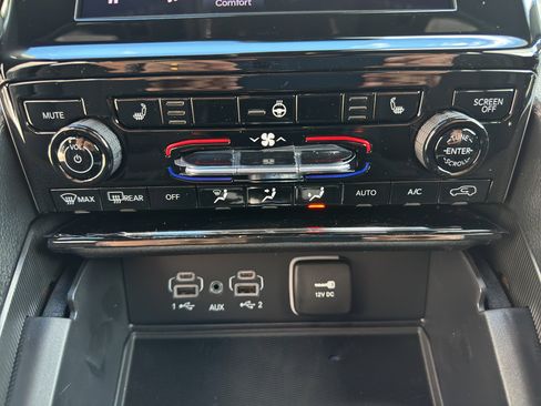 New 2025 Jeep Grand Cherokee Laredo image 16