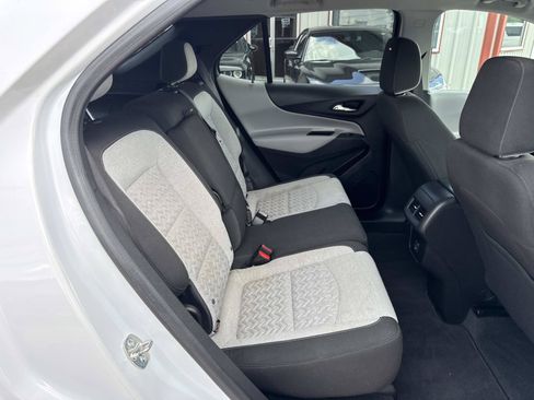 Used 2024 Chevrolet Equinox LS w/ LS Convenience Package FWD image 9