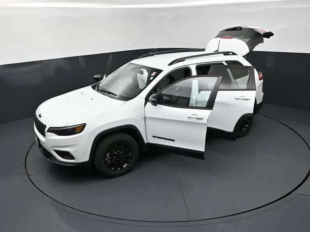 Used 2023 Jeep Cherokee Altitude Lux AWD/4WD image 30