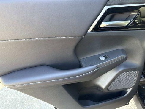 New 2025 Mitsubishi Outlander 4WD Plug-In Hybrid image 11