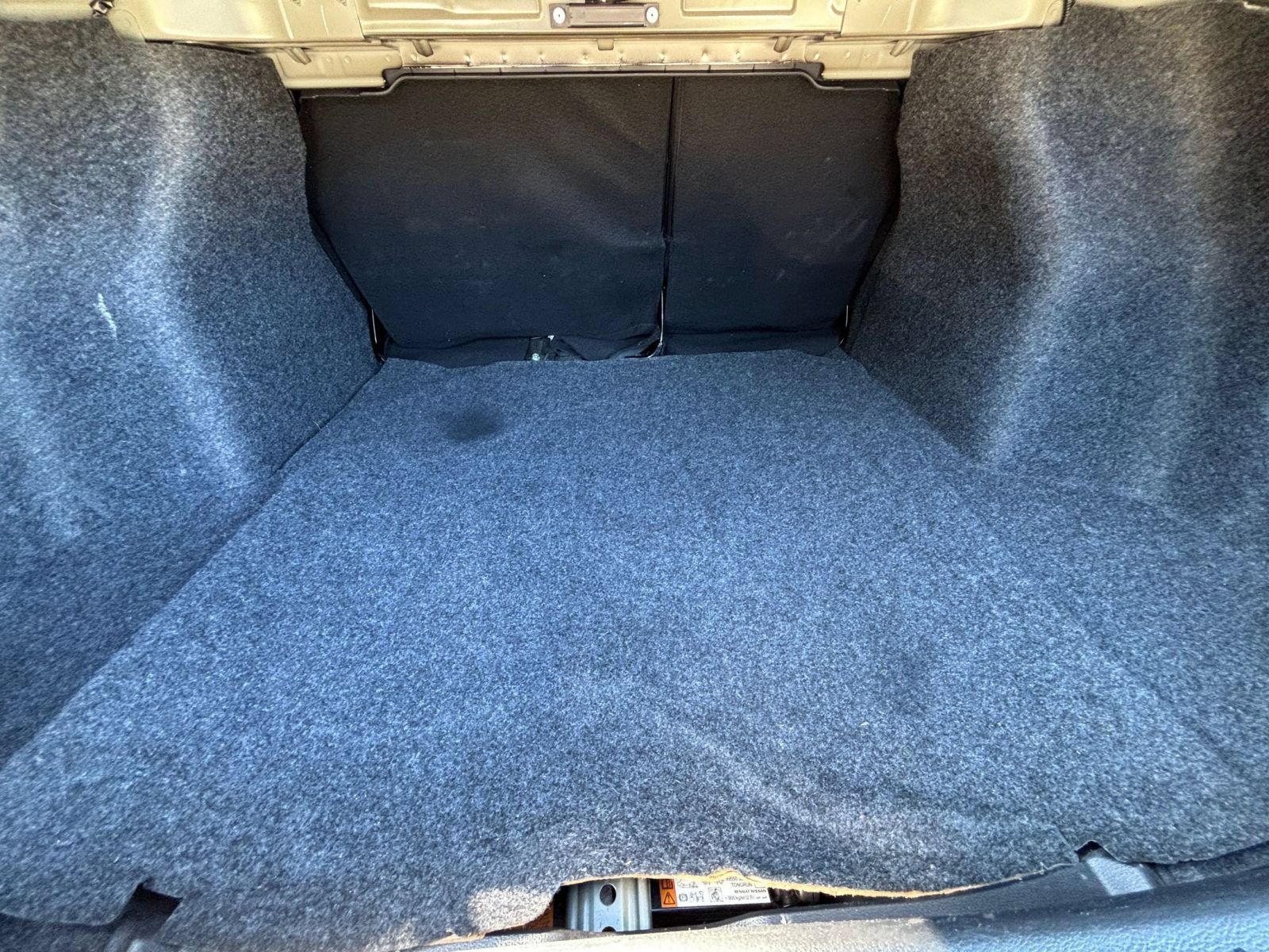 Used 2025 Nissan Versa SV FWD image 29